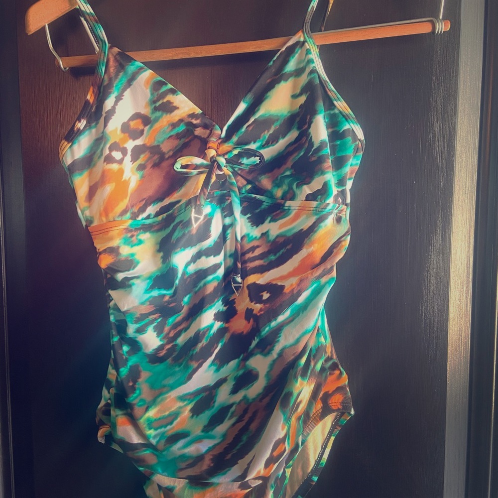 One piece swim